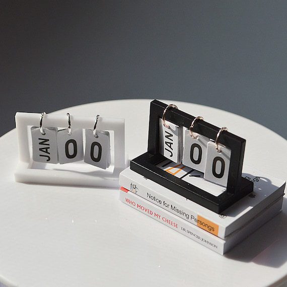 Miniature Desk Calendar